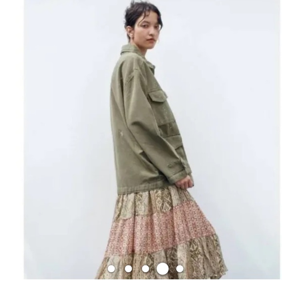 Zara Multi Pocket Jacket Small 
Khaki Military
95.0
Size: S | Zara
Worn once - Picture 2 of 12